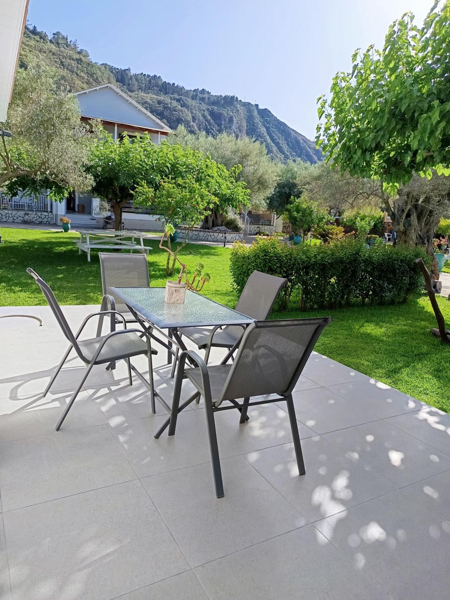 Drosostalia Apartments Lefkada City ภายนอก รูปภาพ